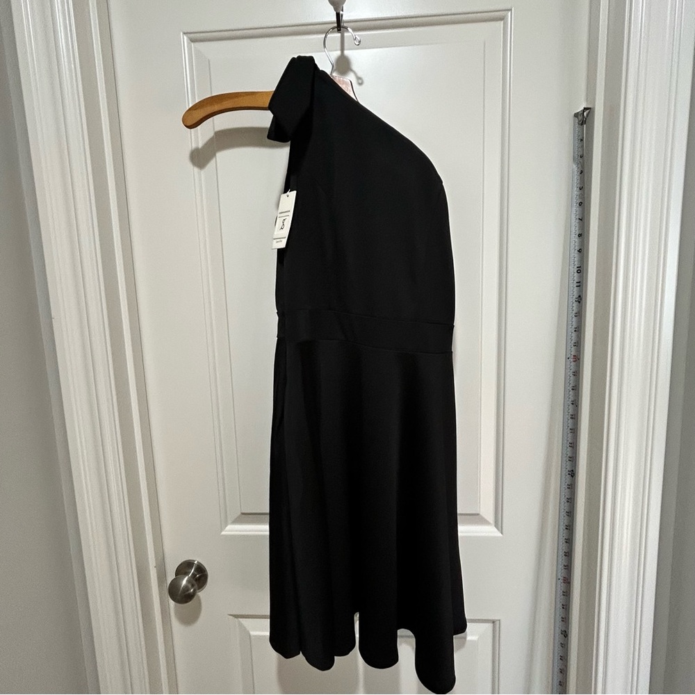 Jasambac women’s size M Elegant Black One-Shoulder party cocktail Dress. NWT
